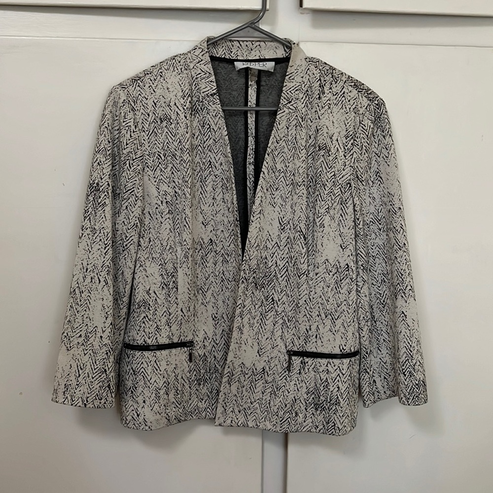 Kasper 16 jacket black and white